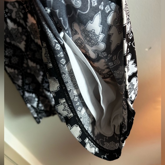 Classy Cache Pants - Picture 4 of 4